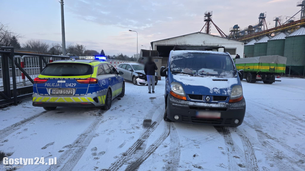 Zdarzenie aut na gostyńskim skrzyżowaniu