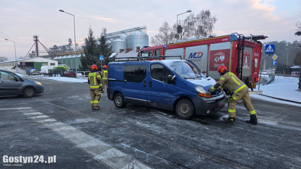 Zdarzenie aut na gostyńskim skrzyżowaniu