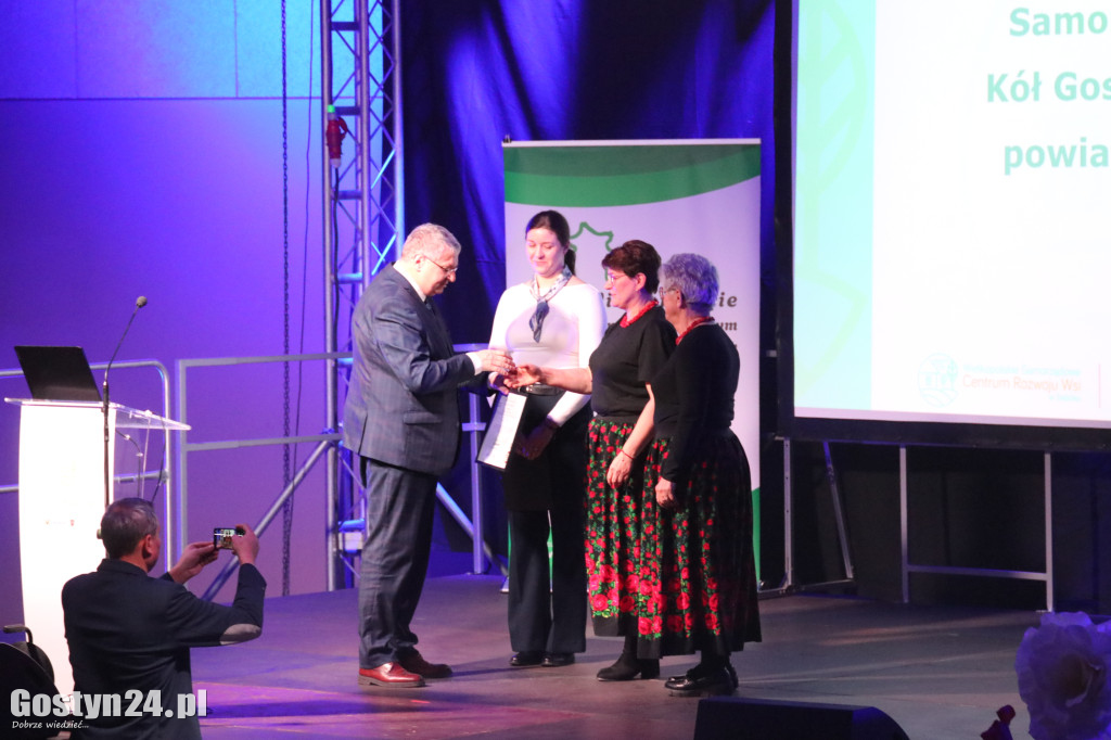 Forum KGW na hali w Pępowie