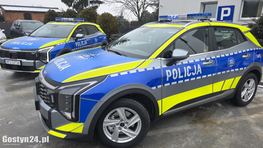 Przekazanie nowych radiowozów w KPP Gostyń