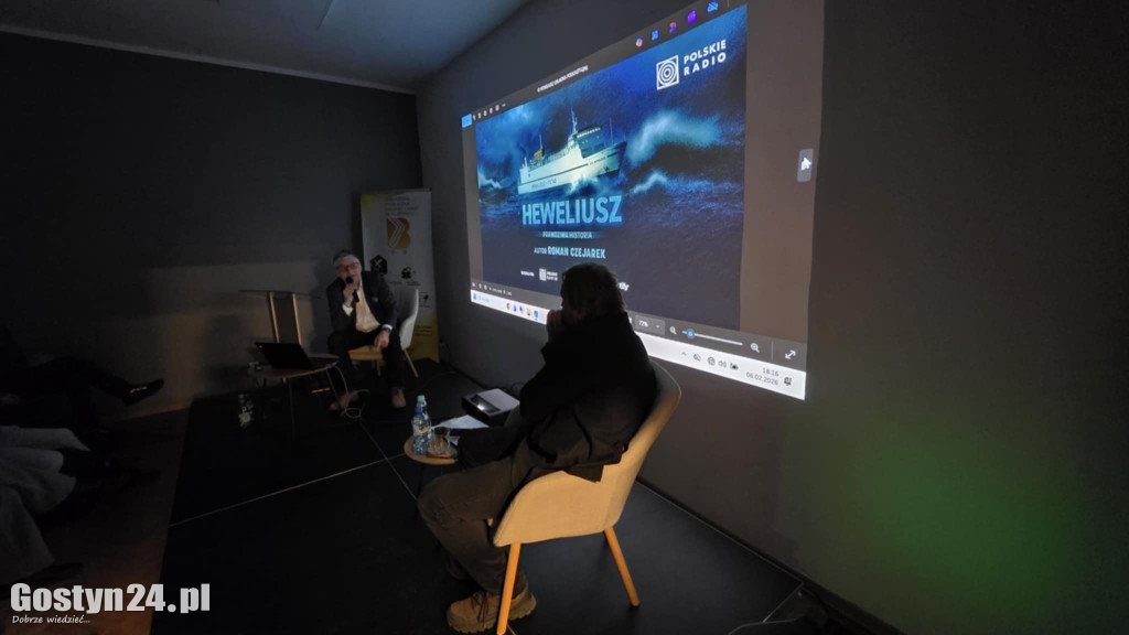 Spotkanie z Romanem Czejarkiem w gostyńskiej bibliotece