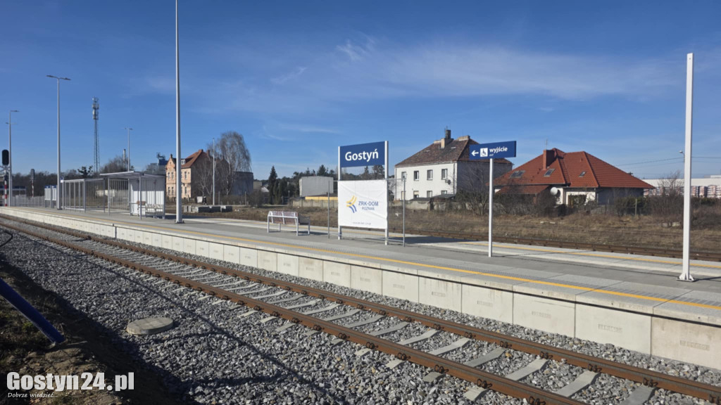 Na gostyńskim dworcu kolejowym stanęły wiaty