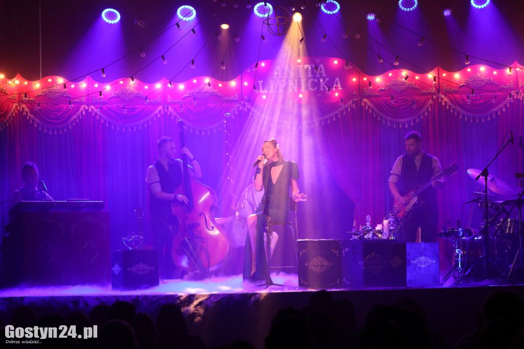 Koncert Anity Lipnickiej w GOK Hutnik w Gostyniu