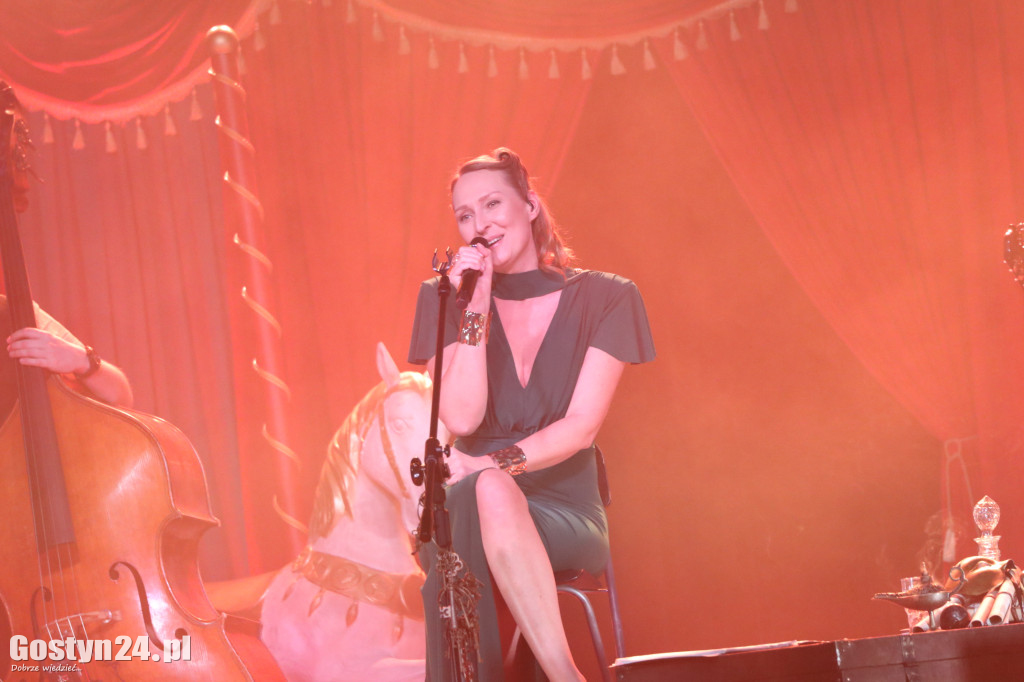 Koncert Anity Lipnickiej w GOK Hutnik w Gostyniu