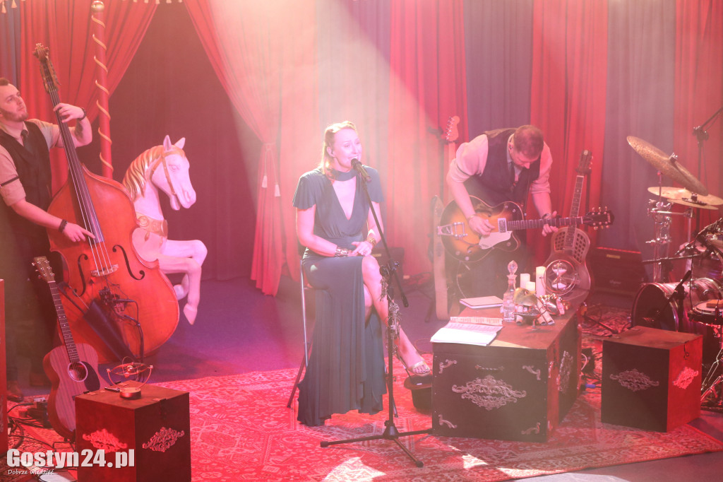 Koncert Anity Lipnickiej w GOK Hutnik w Gostyniu