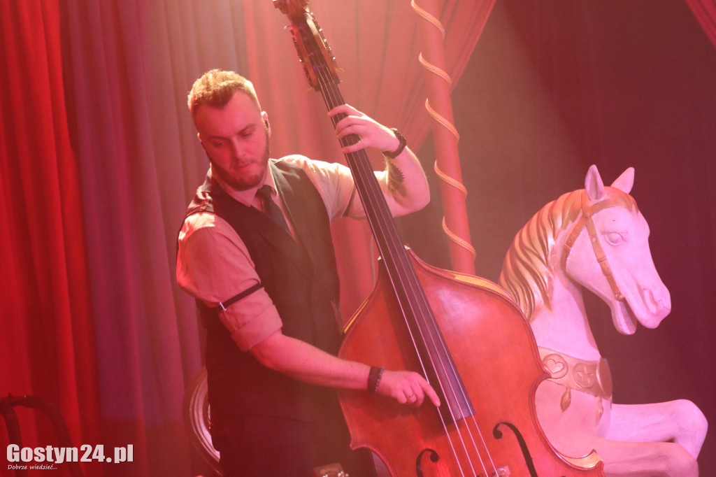 Koncert Anity Lipnickiej w GOK Hutnik w Gostyniu