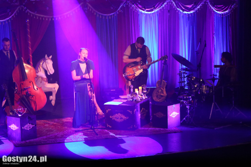 Koncert Anity Lipnickiej w GOK Hutnik w Gostyniu