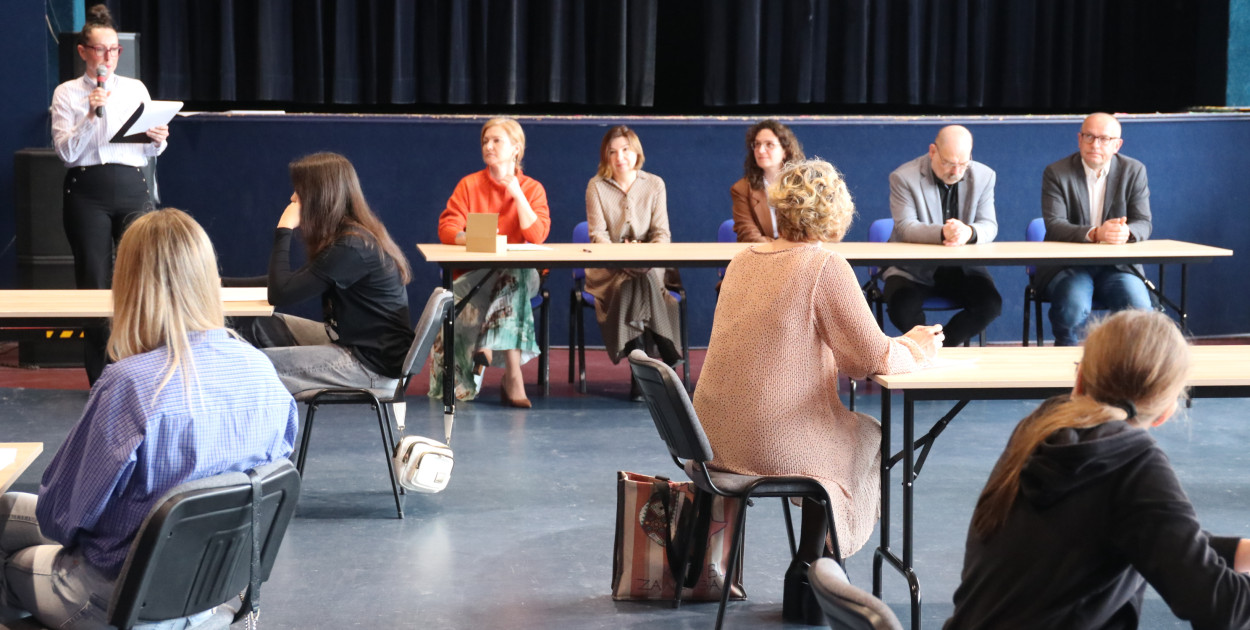 V Gostyńskie Dyktando w GOK Hutnik