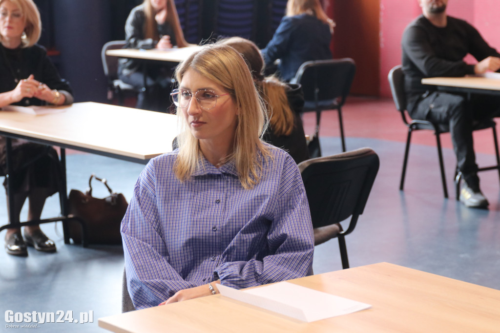 V Gostyńskie Dyktando w GOK Hutnik