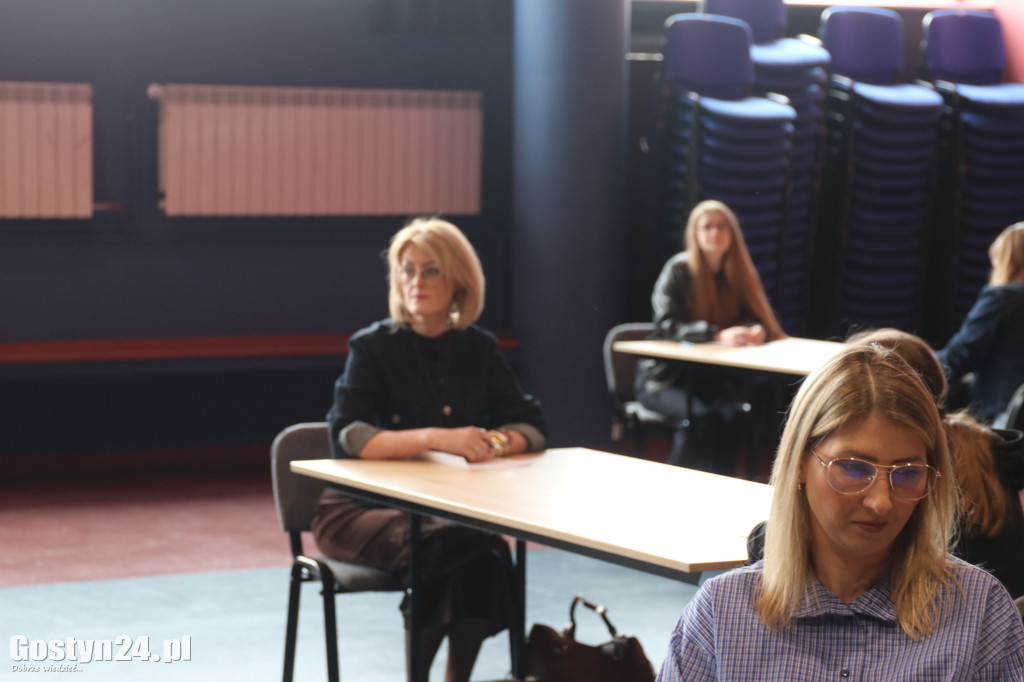 V Gostyńskie Dyktando w GOK Hutnik