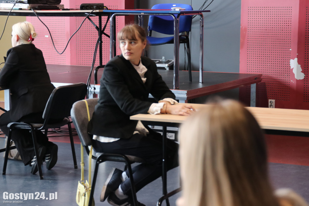 V Gostyńskie Dyktando w GOK Hutnik