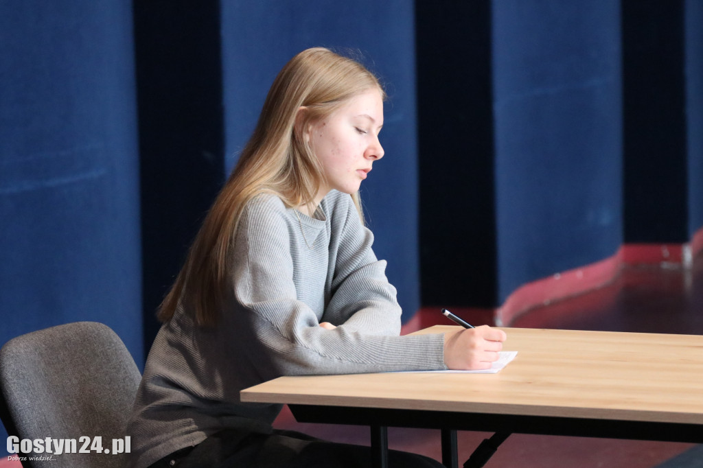 V Gostyńskie Dyktando w GOK Hutnik