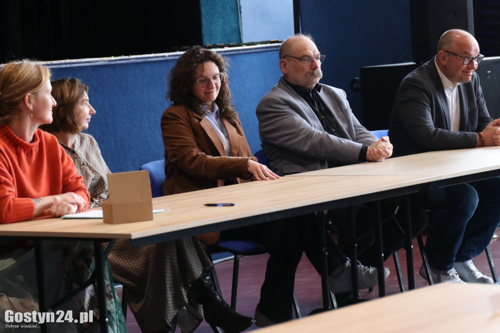 V Gostyńskie Dyktando w GOK Hutnik