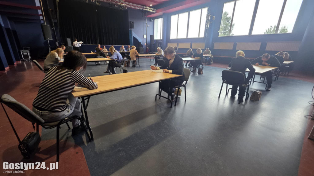 V Gostyńskie Dyktando w GOK Hutnik