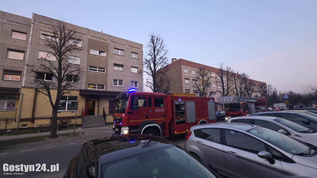 Pożar mieszkania w bloku na ul. Górnej w Gostyniu