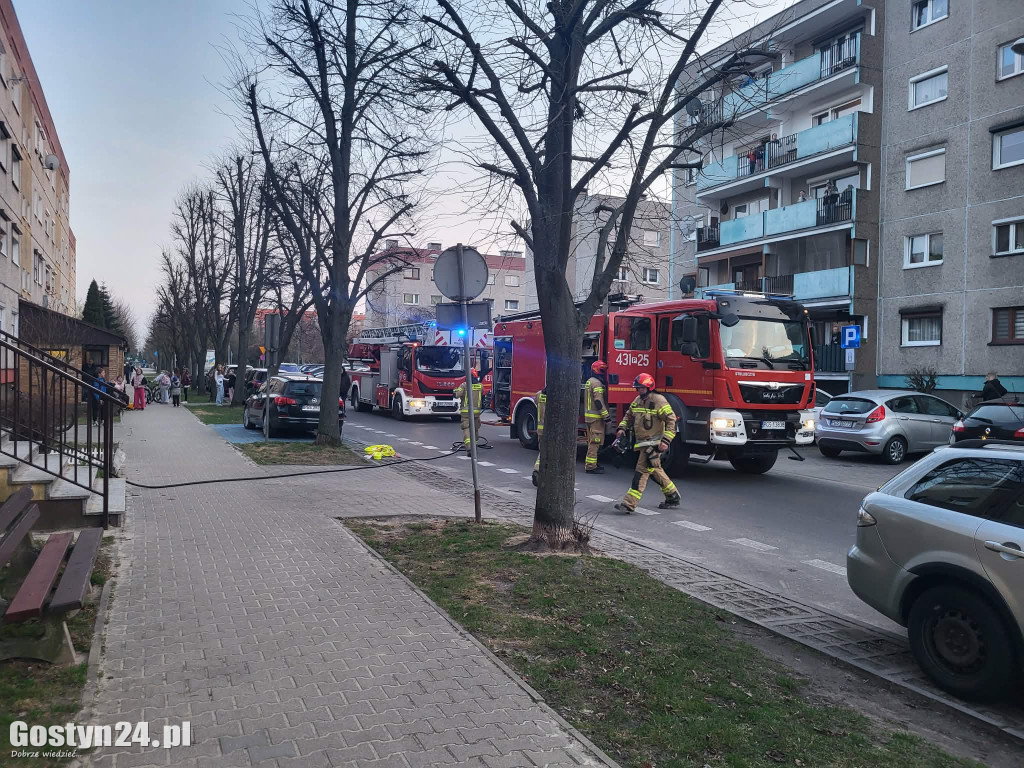 Pożar mieszkania w bloku na ul. Górnej w Gostyniu