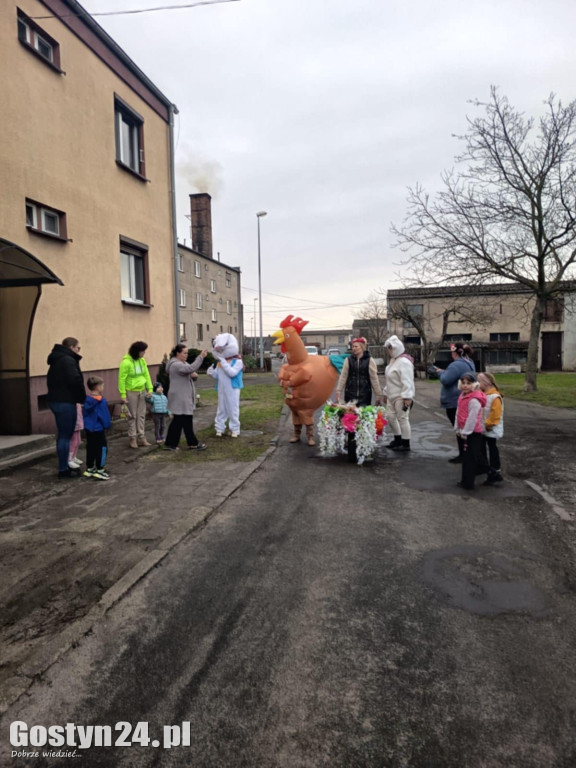 Zajączek odwiedził najmłodszych w Łęce Wielkiej