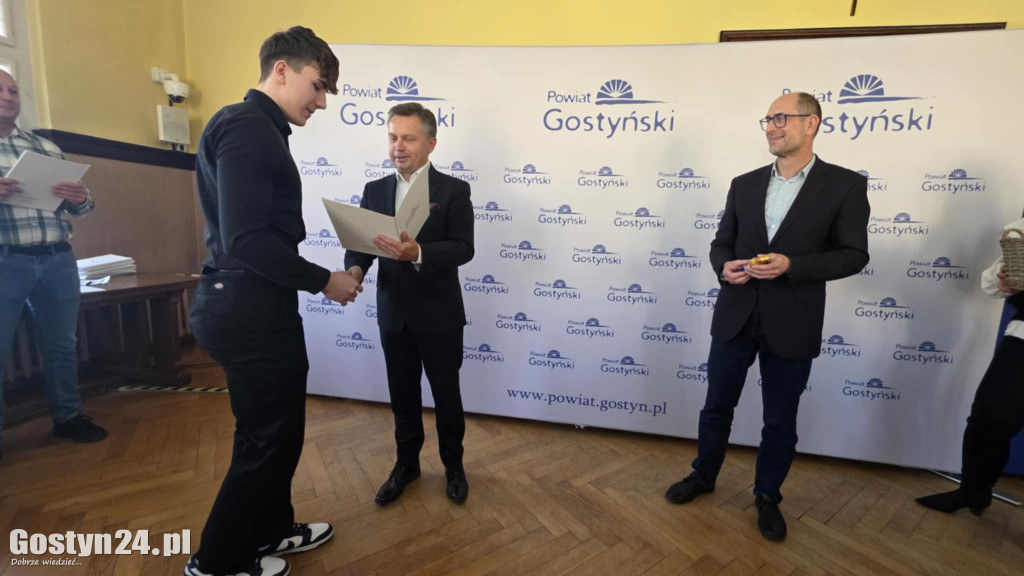 Stypendia dla młodych sportowców z powiatu