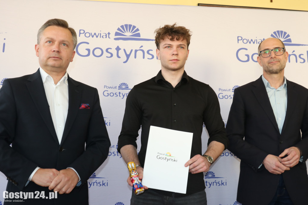 Stypendia dla młodych sportowców z powiatu