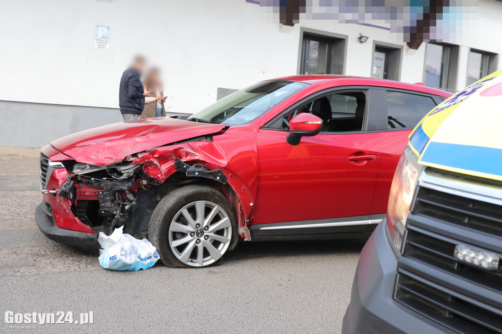 Zdarzenie drogowe na skrzyżowaniu w Gostyniu