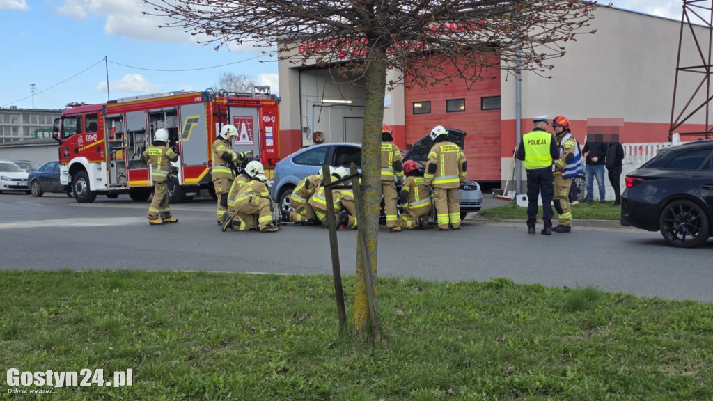 Zderzenie dwóch samochodów w Karolewie