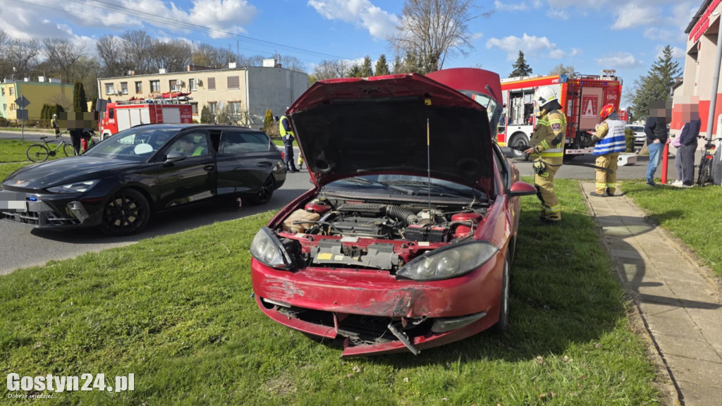 Zderzenie dwóch samochodów w Karolewie