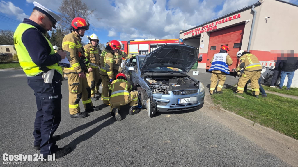 Zderzenie dwóch samochodów w Karolewie