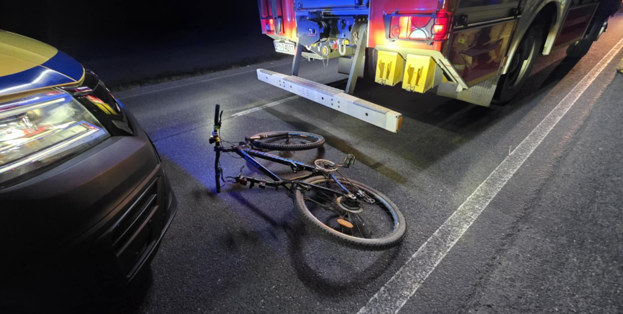 Wypadek na wylocie z Piasków, ranny rowerzysta