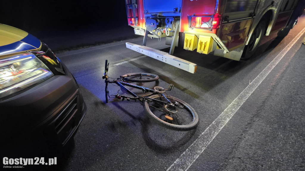 Wypadek na wylocie z Piasków, ranny rowerzysta