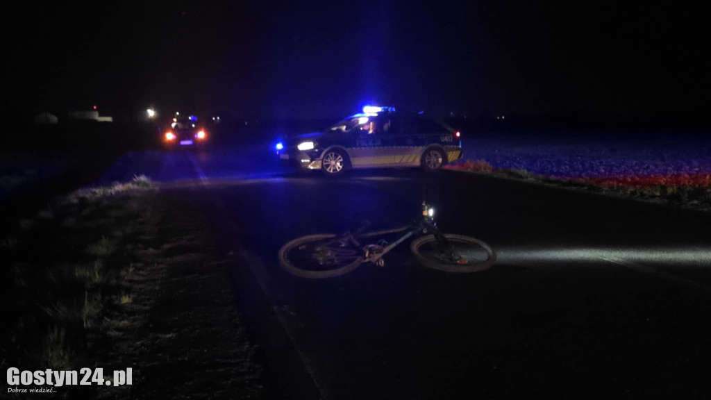 Wypadek na wylocie z Piasków, ranny rowerzysta