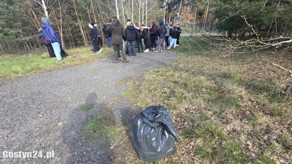 Sprzątanie świata w gminie Piaski