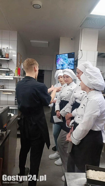 Uczniowie z ZSR w Grabonogu na praktykach w Lofcie