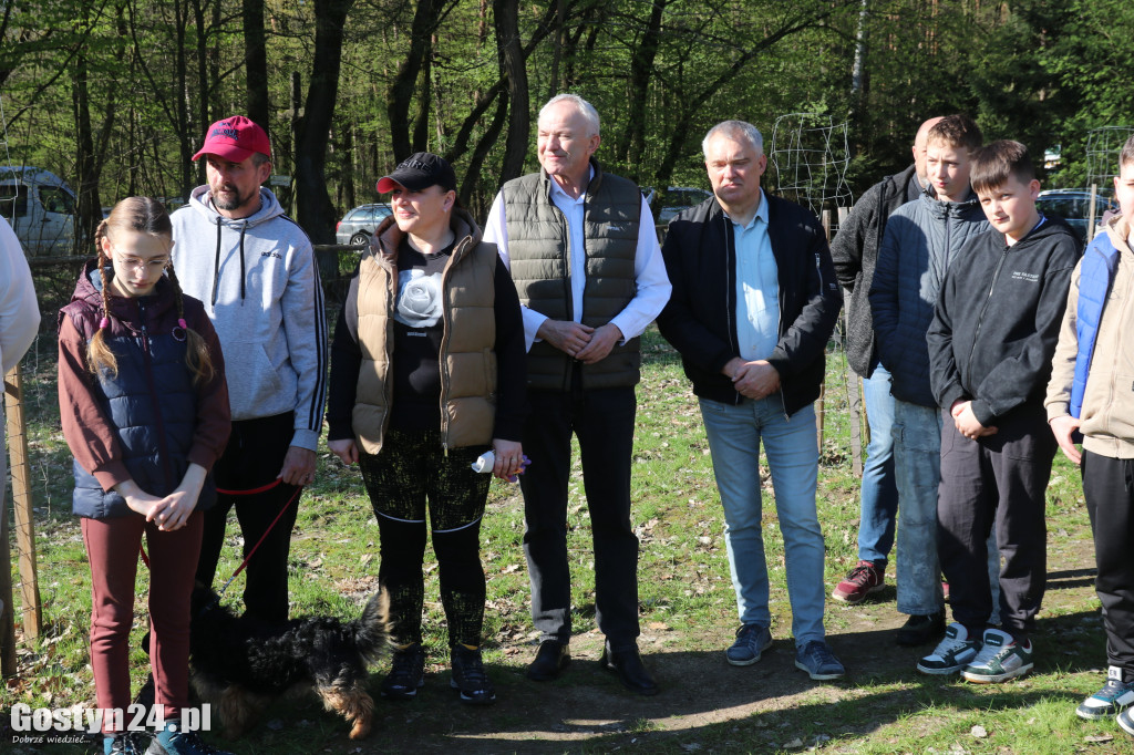 Sadzenie drzew w Lesie Dobrych Wspomnień