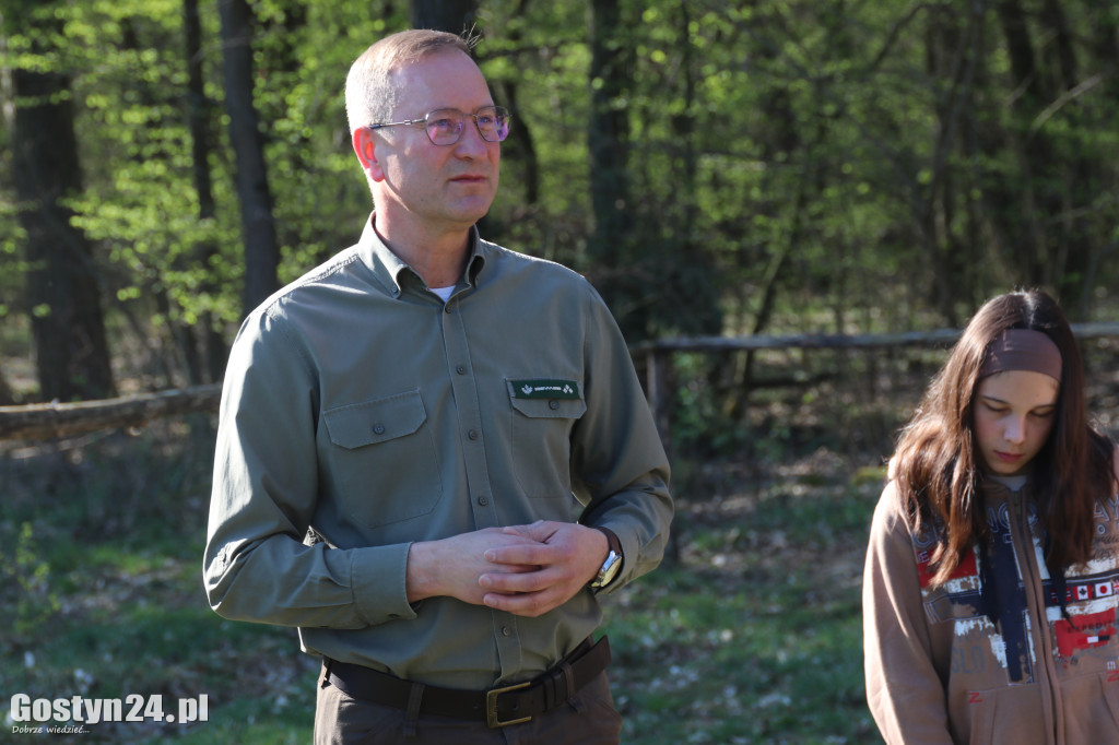 Sadzenie drzew w Lesie Dobrych Wspomnień