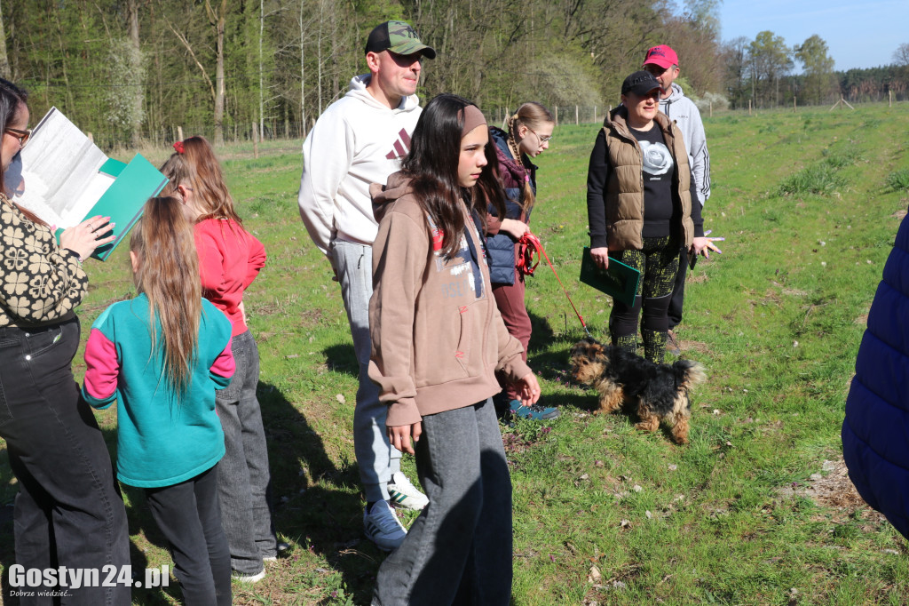 Sadzenie drzew w Lesie Dobrych Wspomnień
