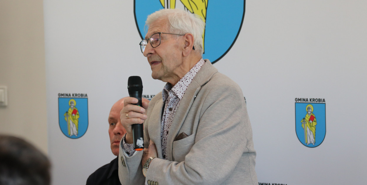 Międzypokoleniowe spotkanie klubów piłkarskich w Krobi