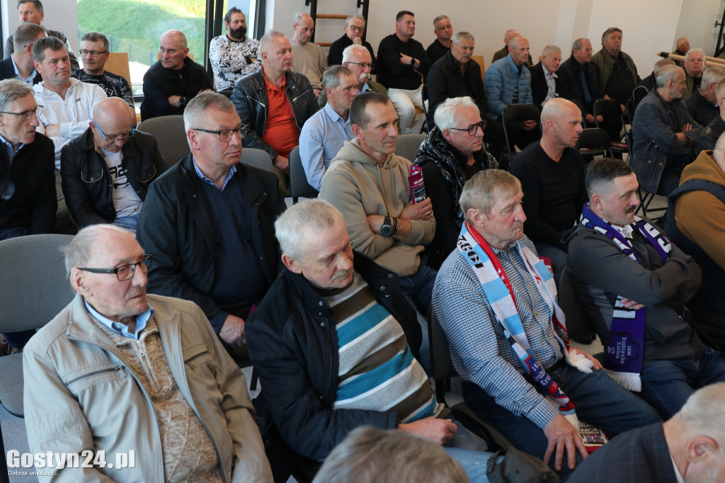 Międzypokoleniowe spotkanie klubów piłkarskich w Krobi