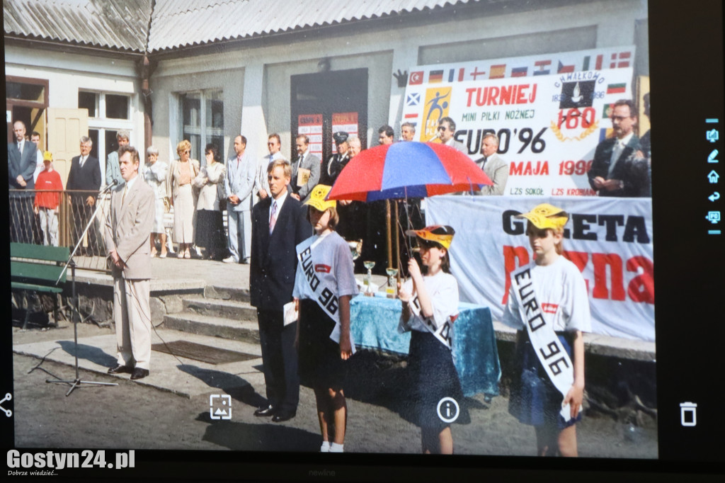 Międzypokoleniowe spotkanie klubów piłkarskich w Krobi