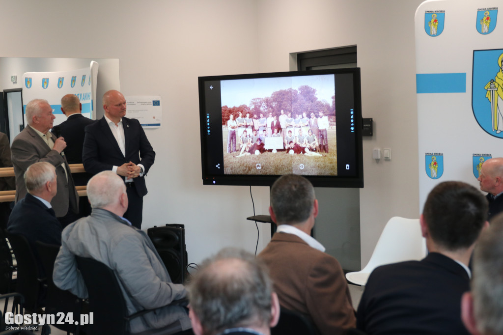 Międzypokoleniowe spotkanie klubów piłkarskich w Krobi