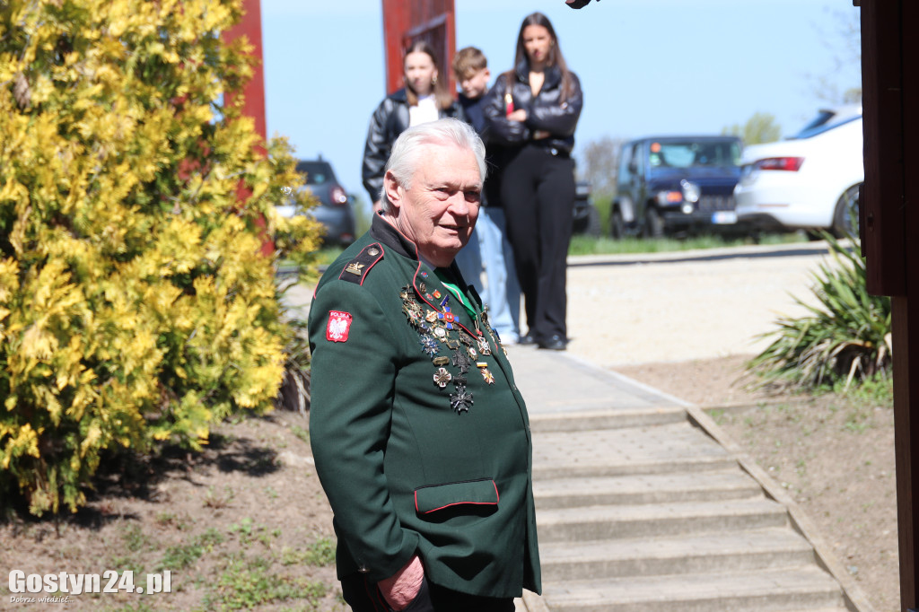 Jedna tarcza, jeden strzał i 40 uczestników.