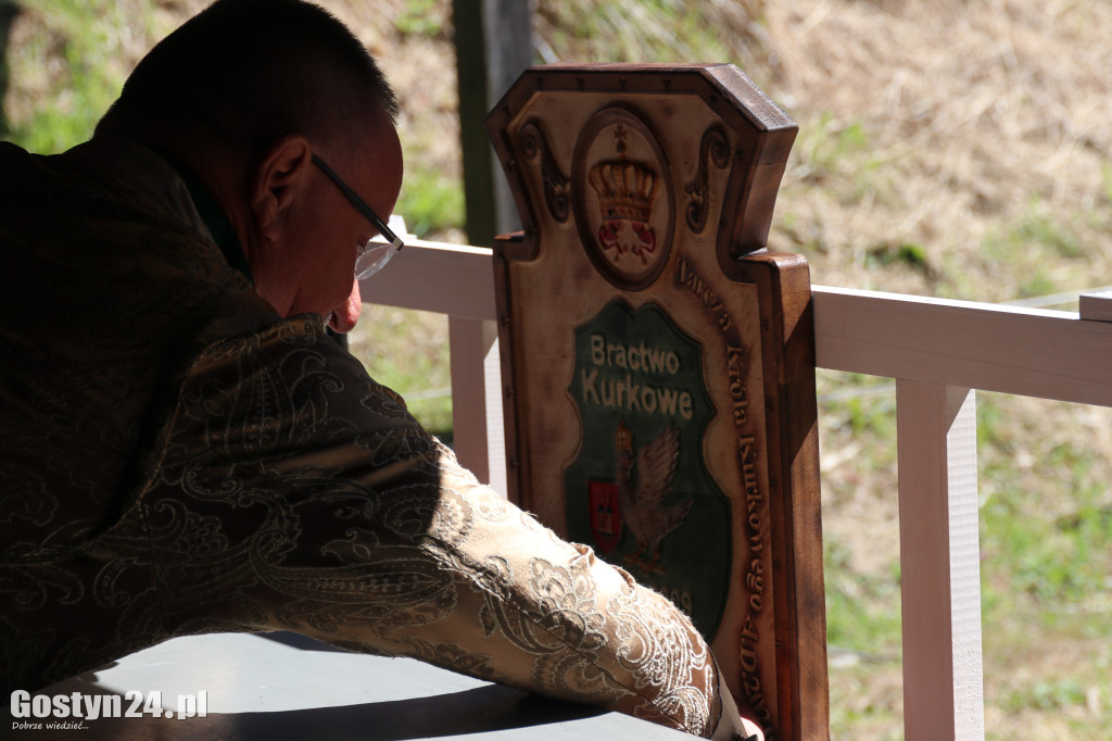 Jedna tarcza, jeden strzał i 40 uczestników.