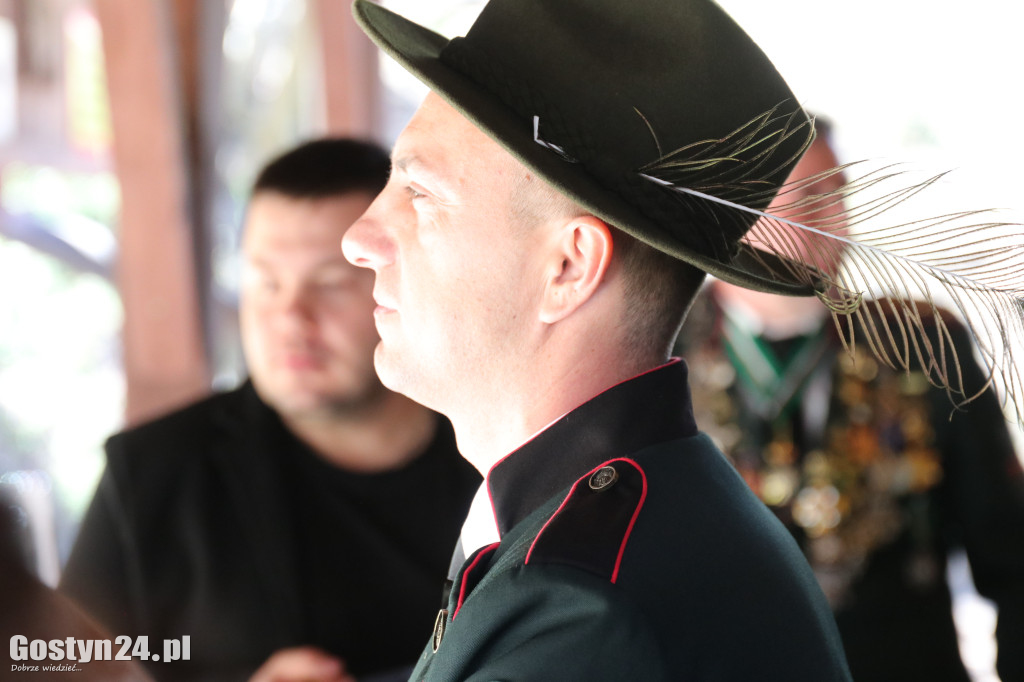 Jedna tarcza, jeden strzał i 40 uczestników.