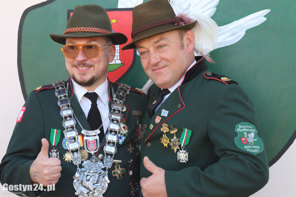 Jedna tarcza, jeden strzał i 40 uczestników.