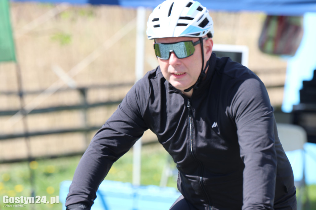 Największym utrudnieniem był silny wiatr.