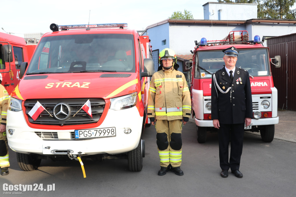 Przekazanie wozu dla OSP Babkowice