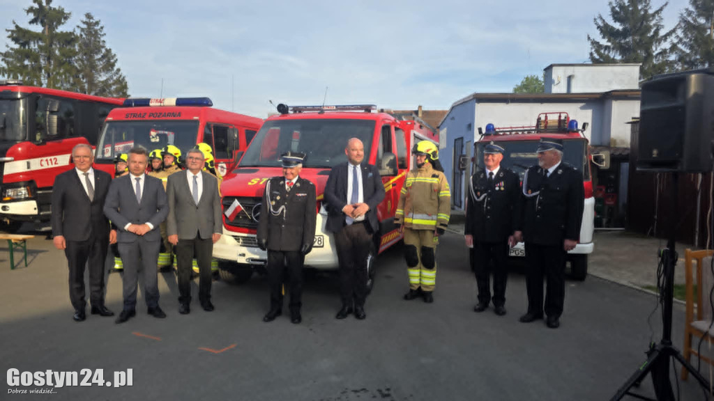 Przekazanie wozu dla OSP Babkowice
