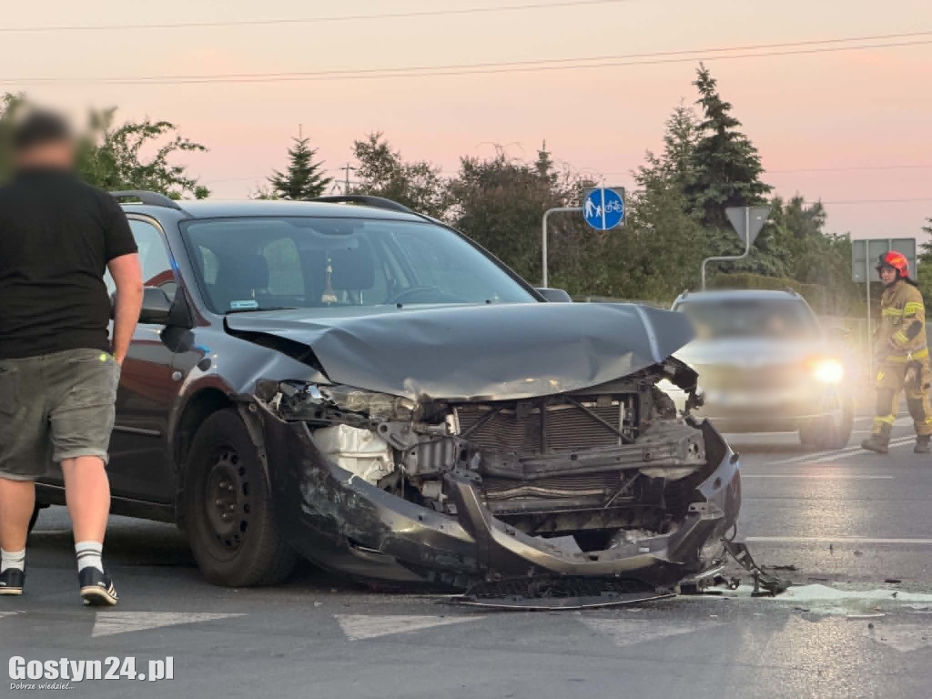 Zderzenie aut na gostyńskim skrzyżowaniu