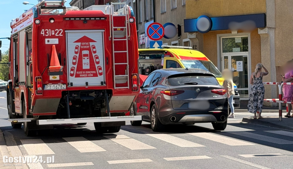 Potrącenie na przejściu dla pieszych w Gostyniu. Poszkodowany trafił do szpitala