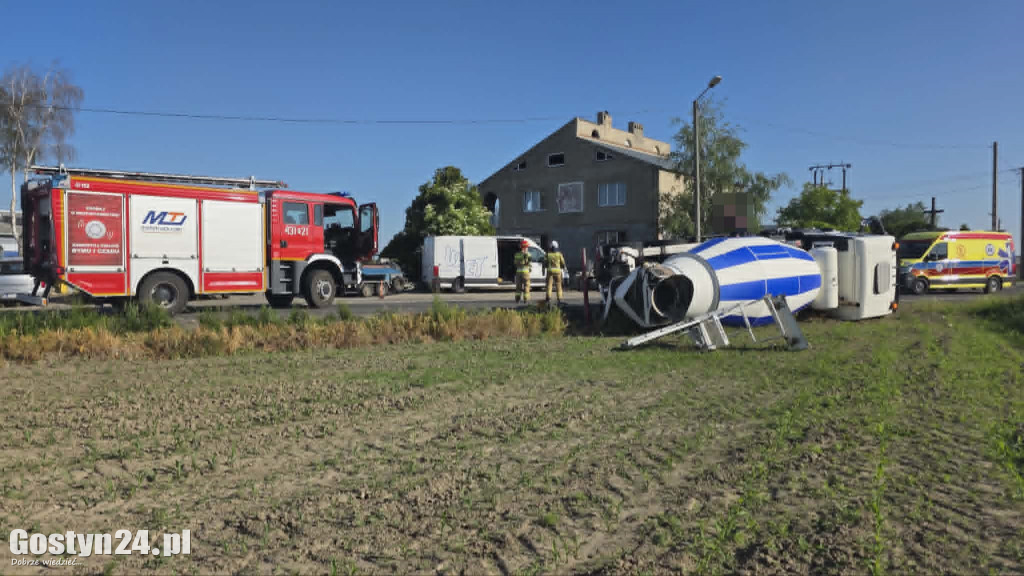 Betoniarka przewróciła się w Strzelcach Małych