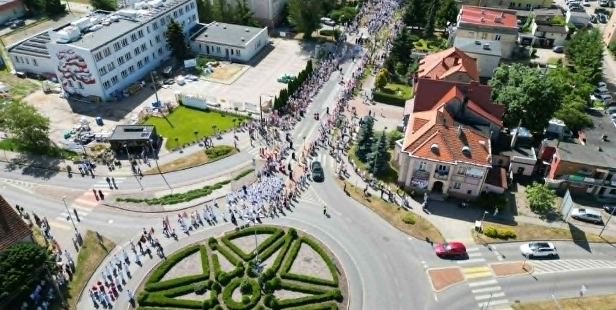 Procesja Bożego Ciała ulicami Gostynia